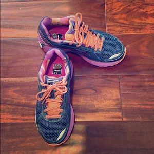 Brooks Adrenaline GTS